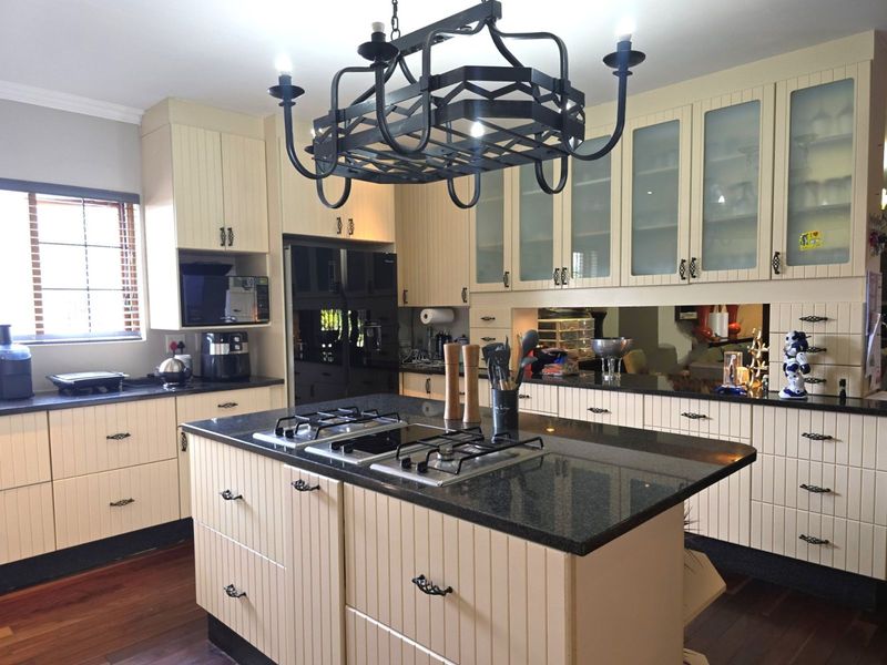 House For Sale in Zwartkop - Photo 7