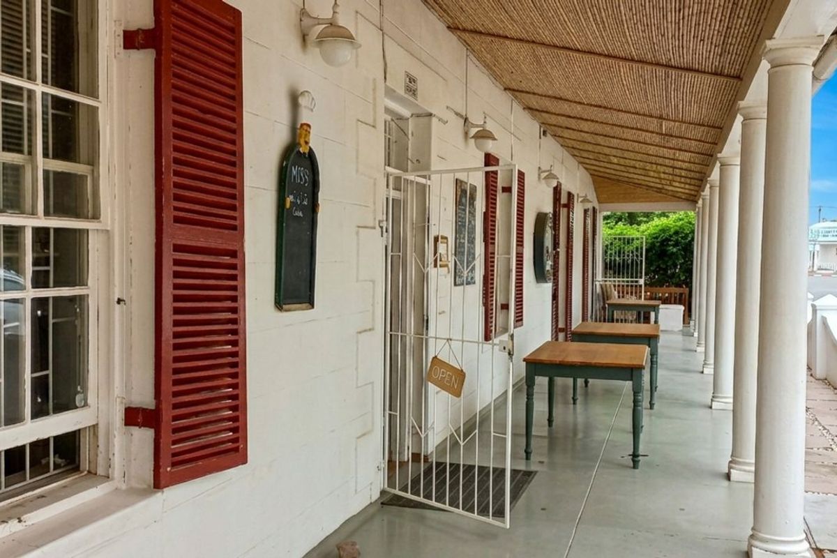 Guest House For Sale in Calitzdorp Central - Photo 5