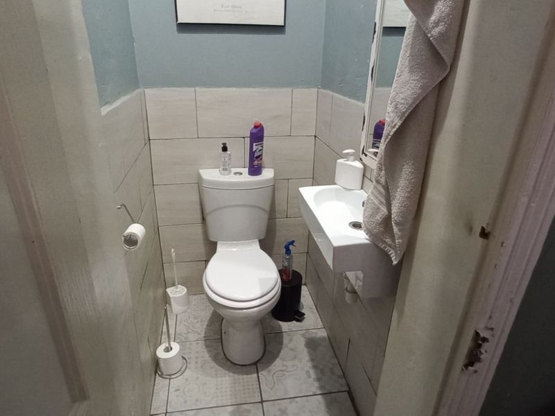 Guest House For Sale in Calitzdorp Central - Photo 9