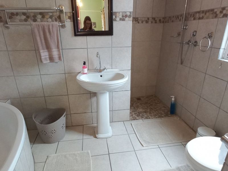 Guest House For Sale in Calitzdorp Central - Photo 7