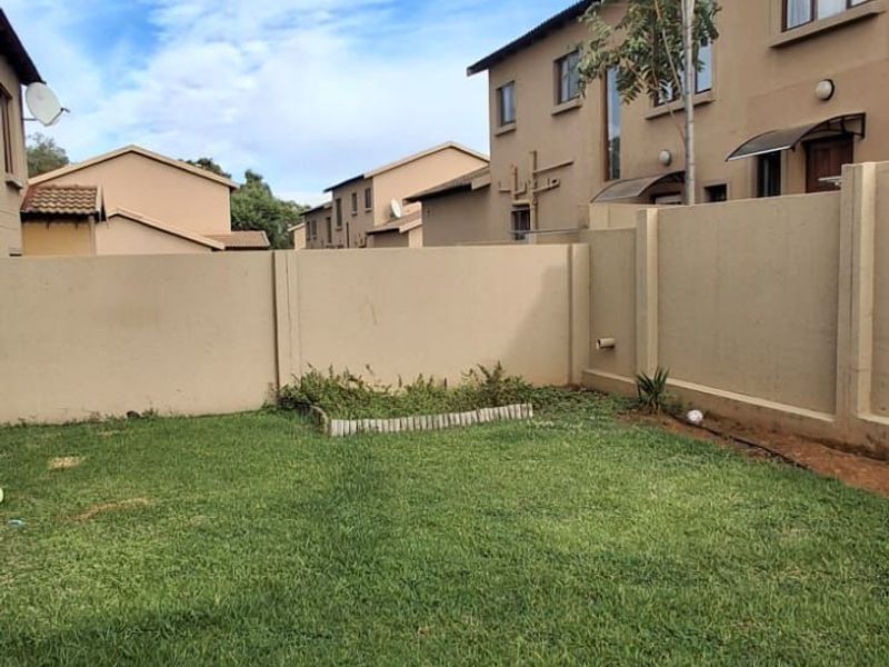 House For Sale in Country View - Photo 2