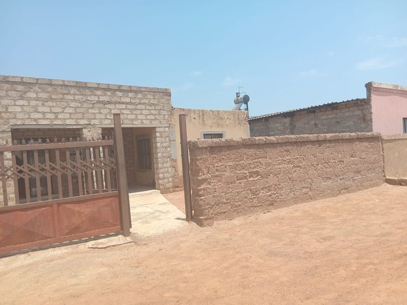 House For Sale in Hammanskraal Central - Photo 2