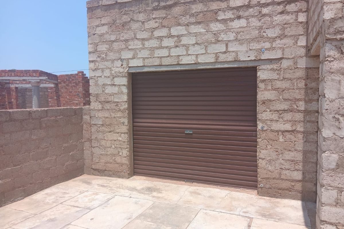 House For Sale in Hammanskraal Central - Photo 4