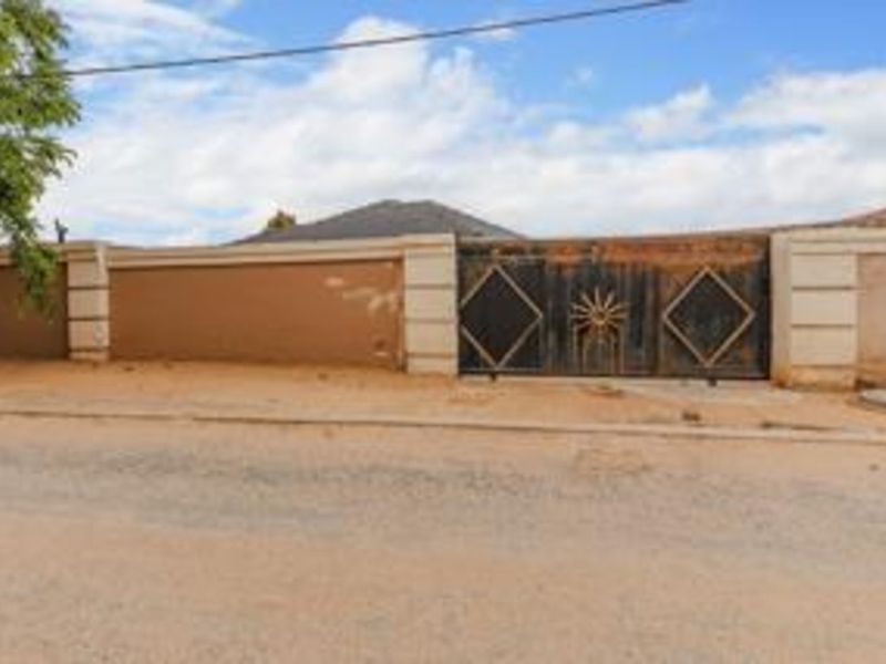 House For Sale in Cosmo City - Photo 2