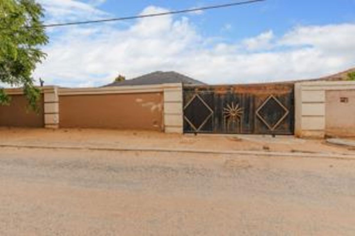 House For Sale in Cosmo City - Photo 2