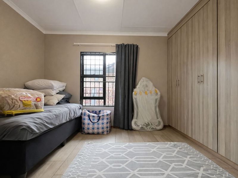 Townhouse For Sale in Ermelo Central - Photo 7