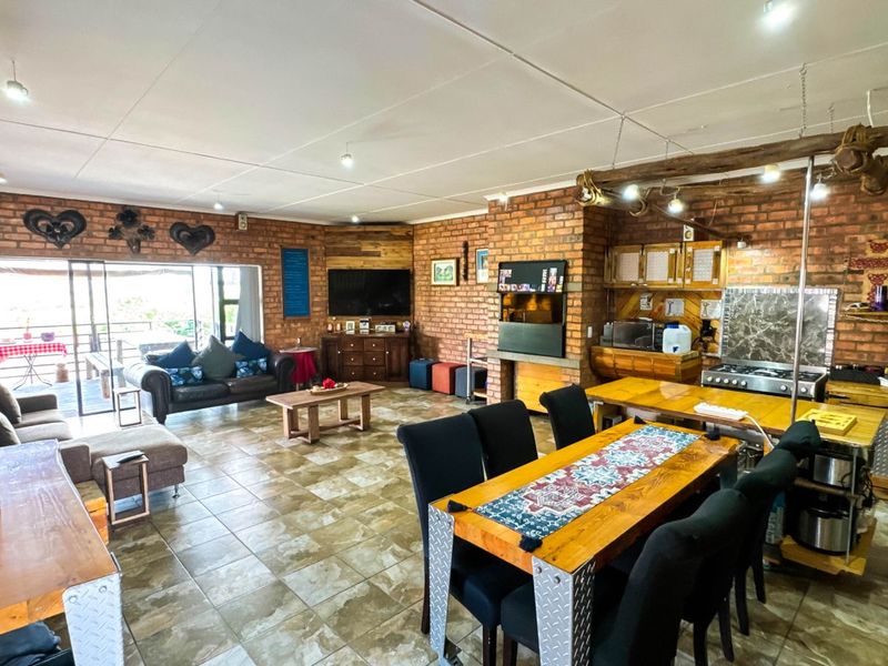 House For Sale in Fraaiuitsig - Photo 4