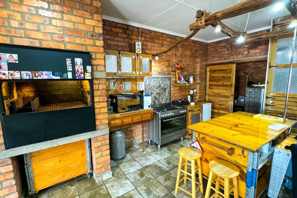 House For Sale in Fraaiuitsig - Photo 5