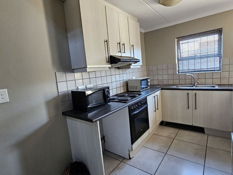 House For Sale in Ndabeni - Photo 6