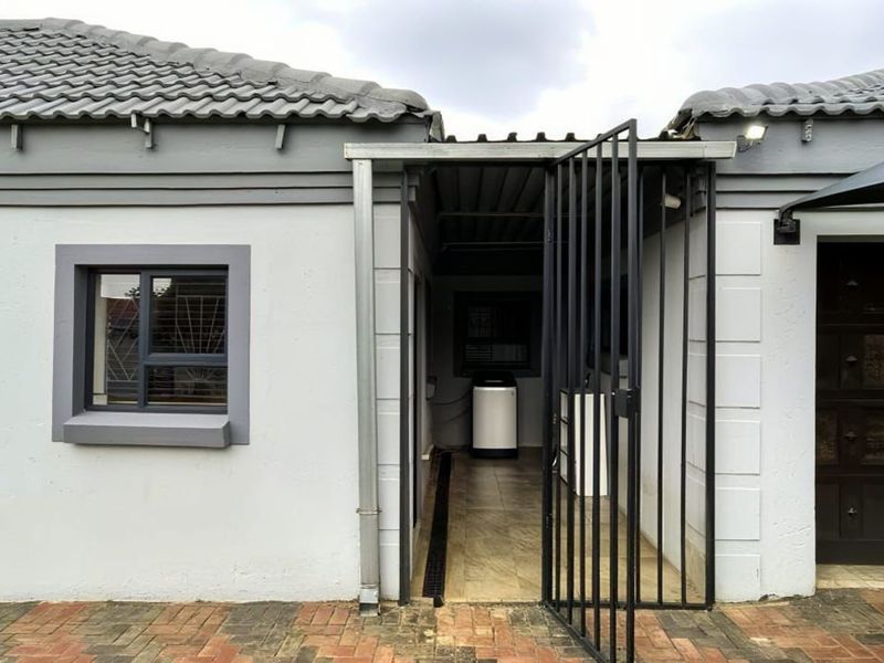 House For Sale in The Orchards - Photo 2