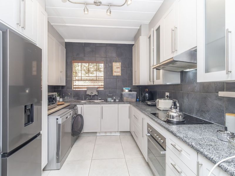 House For Sale in Honeydew Ridge - Photo 9