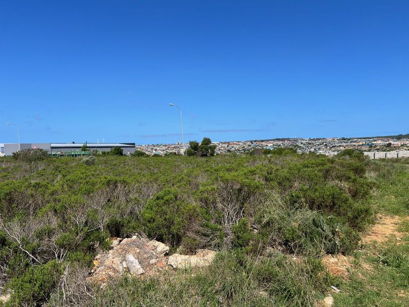 Industrial For Sale in Kwanonqaba - Photo 3