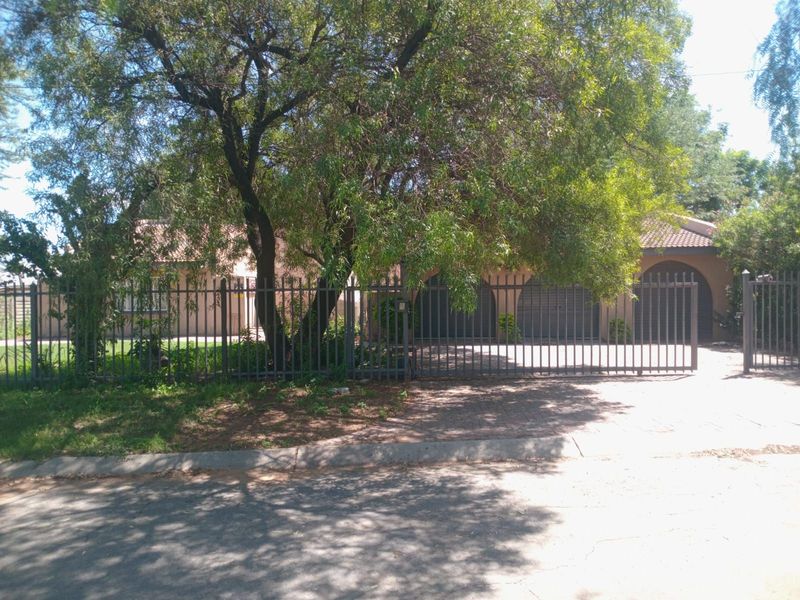 House For Sale in Odendaalsrus Central - Photo 3
