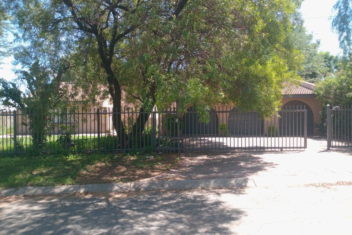 House For Sale in Odendaalsrus Central - Photo 3