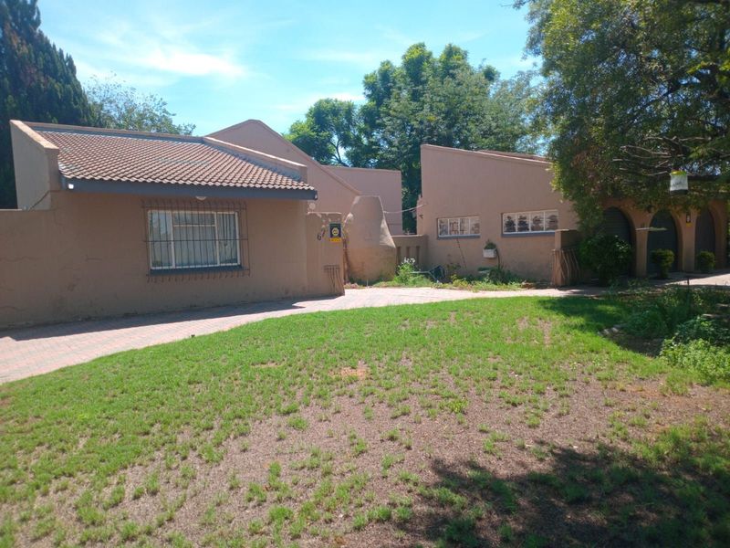 House For Sale in Odendaalsrus Central - Photo 2