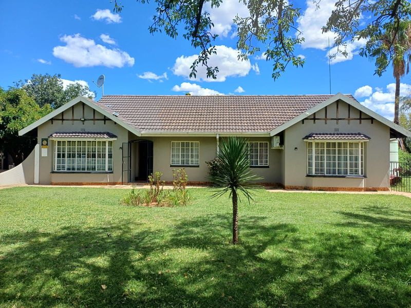 House For Sale in Stilfontein Ext 4 - Photo 2