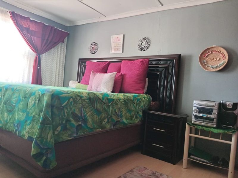 House For Sale in Queenstown Central - Photo 7