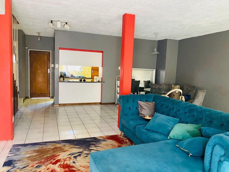 House For Sale in Model Park - Photo 6