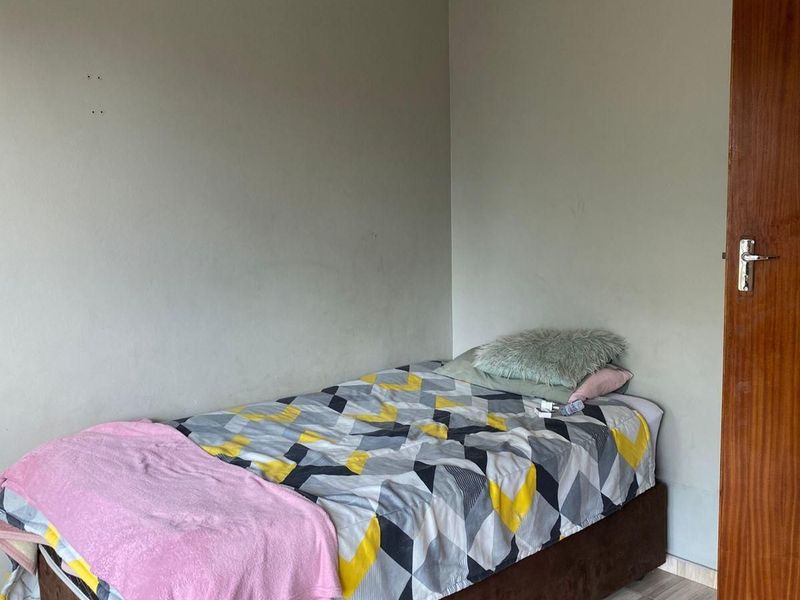 House For Sale in Model Park - Photo 10