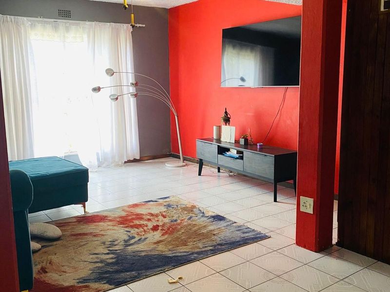 House For Sale in Model Park - Photo 7