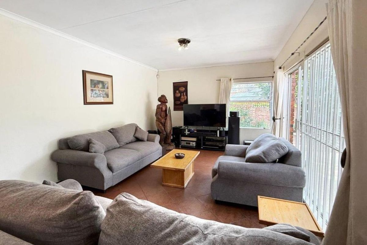 House To Rent in Bryanston - Photo 5