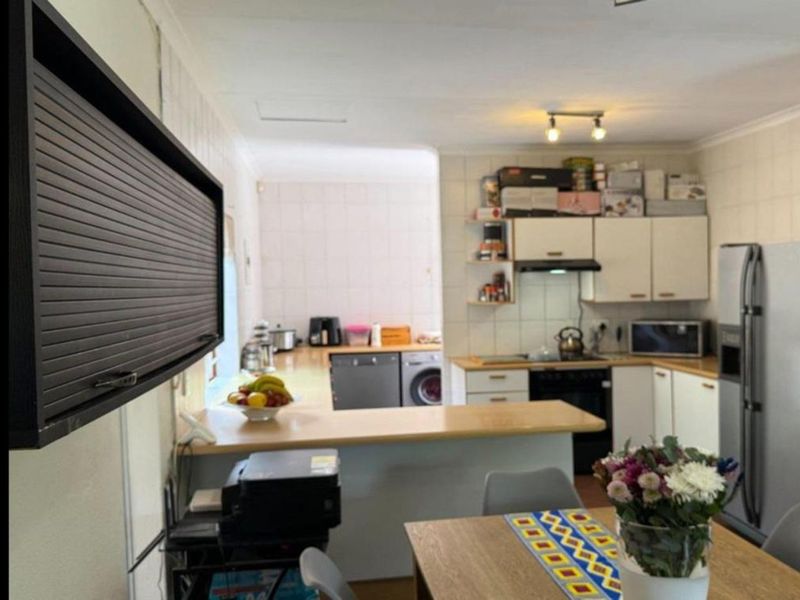 House To Rent in Bryanston - Photo 9