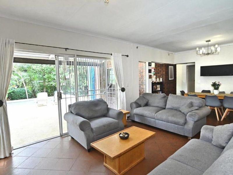 House To Rent in Bryanston - Photo 8