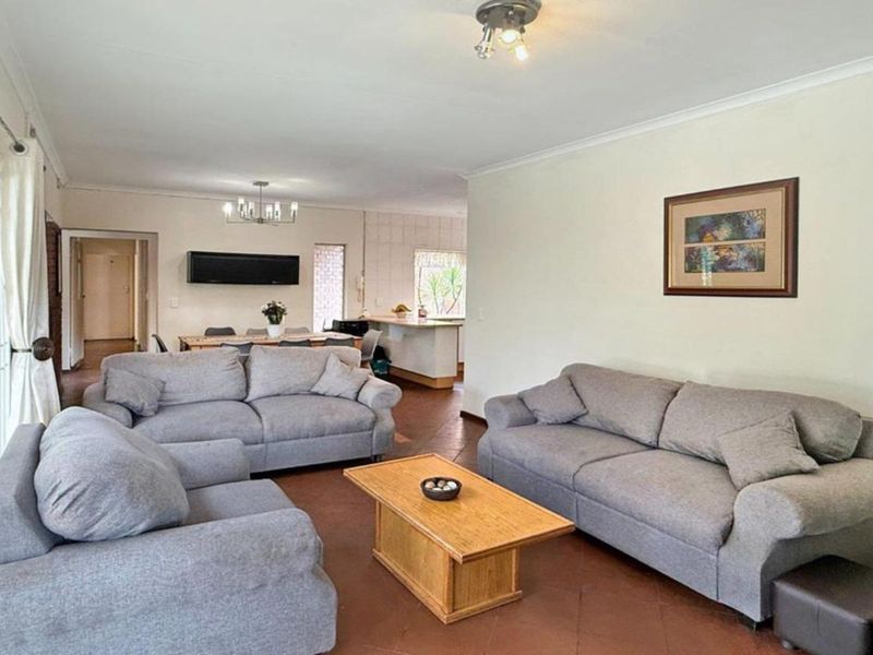House To Rent in Bryanston - Photo 6