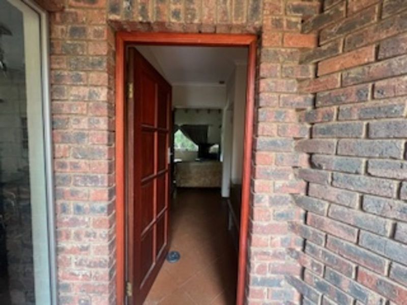 House To Rent in Bryanston - Photo 4