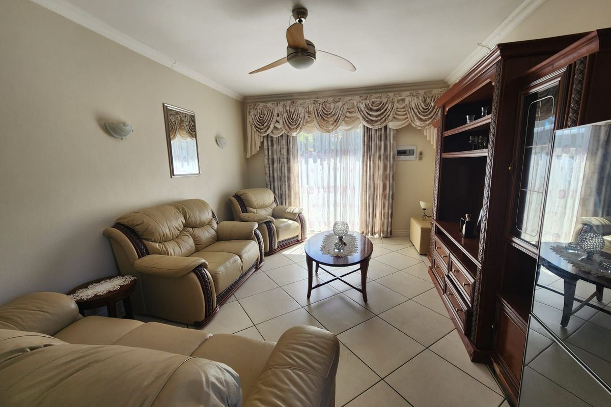 House For Sale in Hillcrest - Photo 3