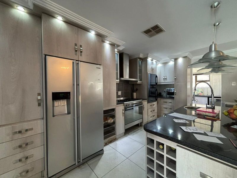 House For Sale in Hillcrest - Photo 10