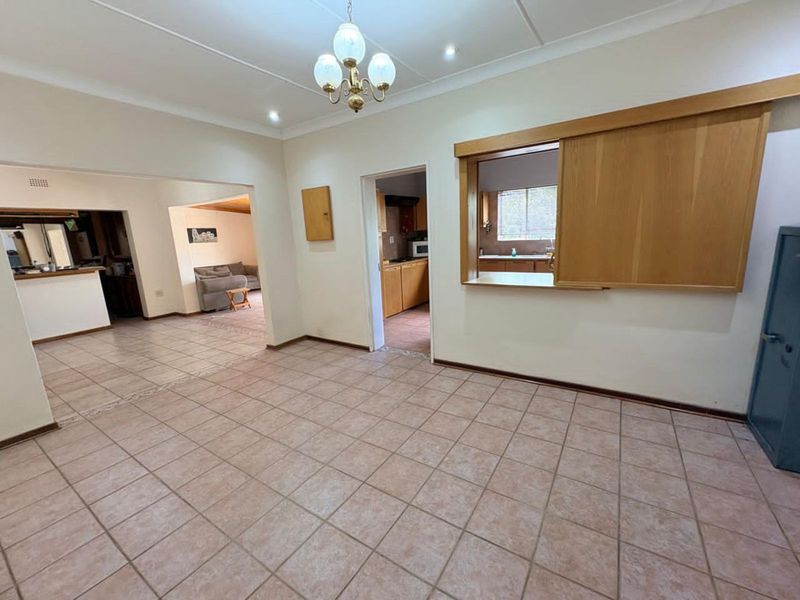 House For Sale in Monument Heights - Photo 10