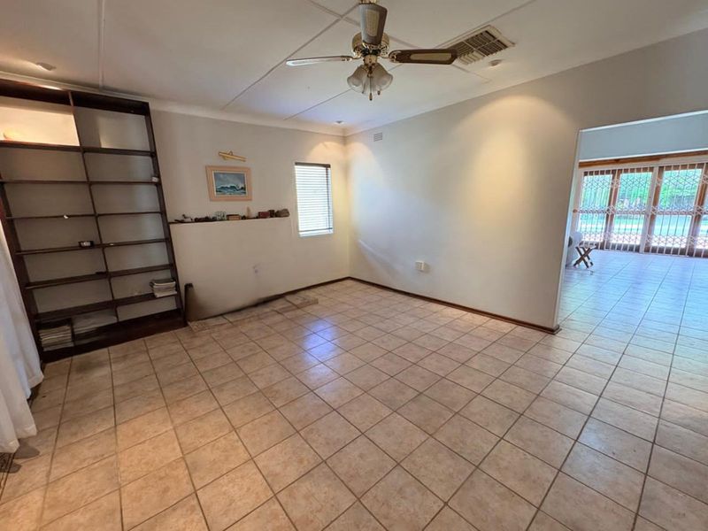 House For Sale in Monument Heights - Photo 6