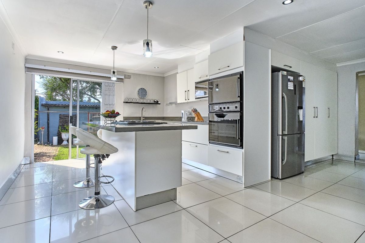 House For Sale in Greymont - Photo 2