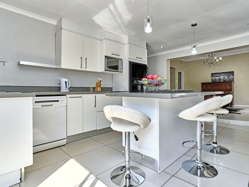 House For Sale in Greymont - Photo 3