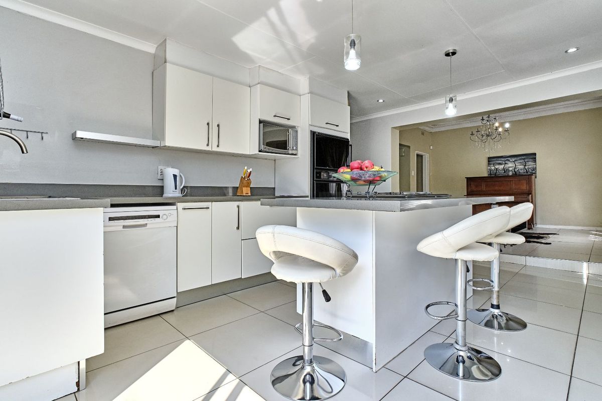 House For Sale in Greymont - Photo 3