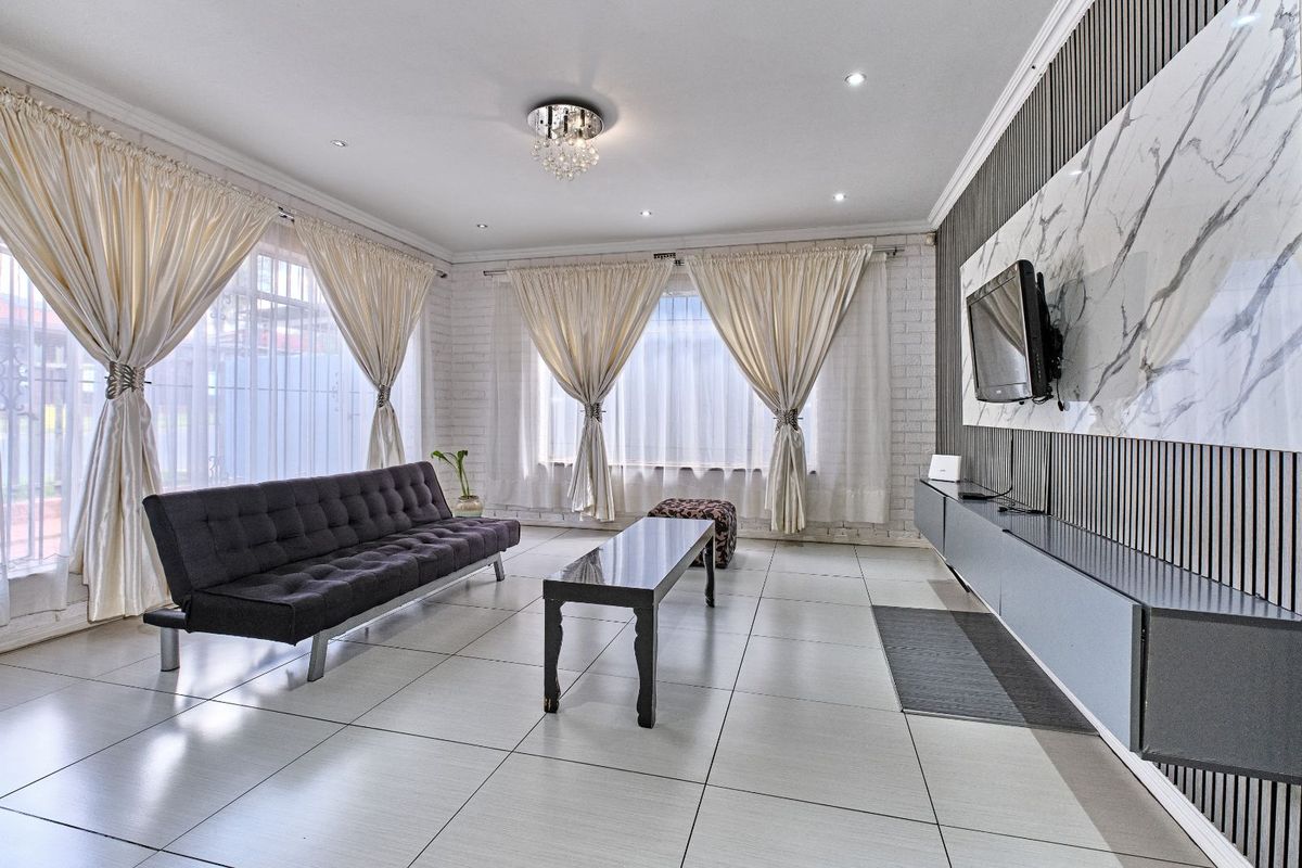 House For Sale in Greymont - Photo 5