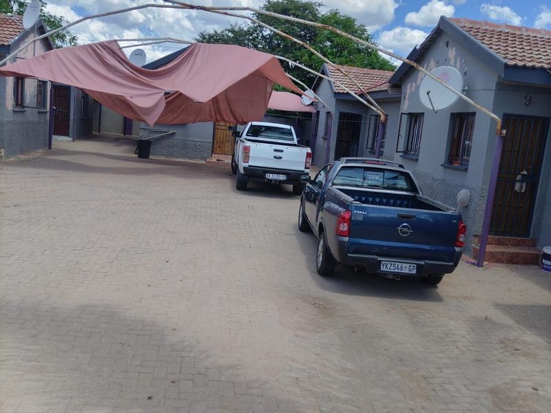 House For Sale in Seshego - Photo 3