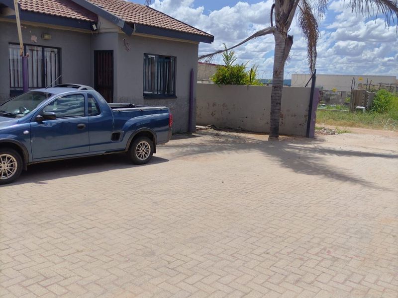 House For Sale in Seshego - Photo 4