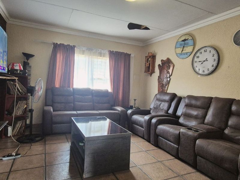 House For Sale in Lydenburg Central - Photo 9