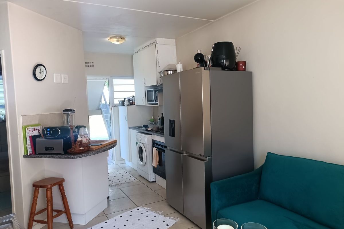 Apartment For Sale in Highbury - Photo 2