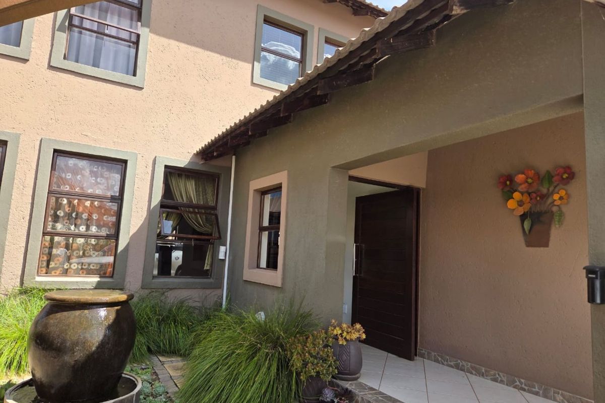 House For Sale in Bendor - Photo 2