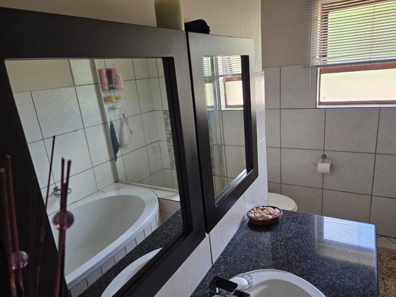 House For Sale in Bendor - Photo 10