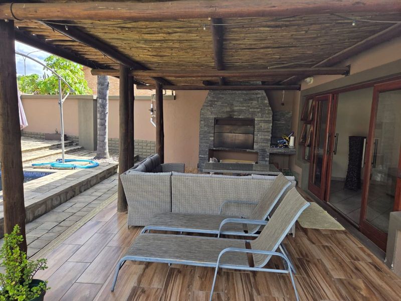 House For Sale in Bendor - Photo 3