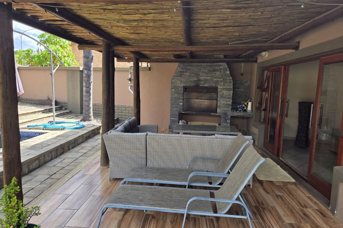 House For Sale in Bendor - Photo 3