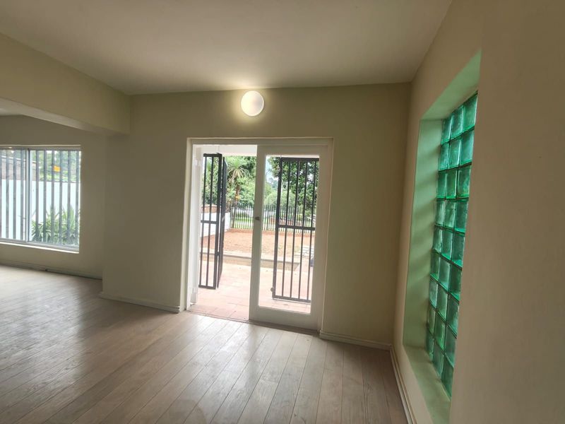 House To Rent in Westdene - Photo 4