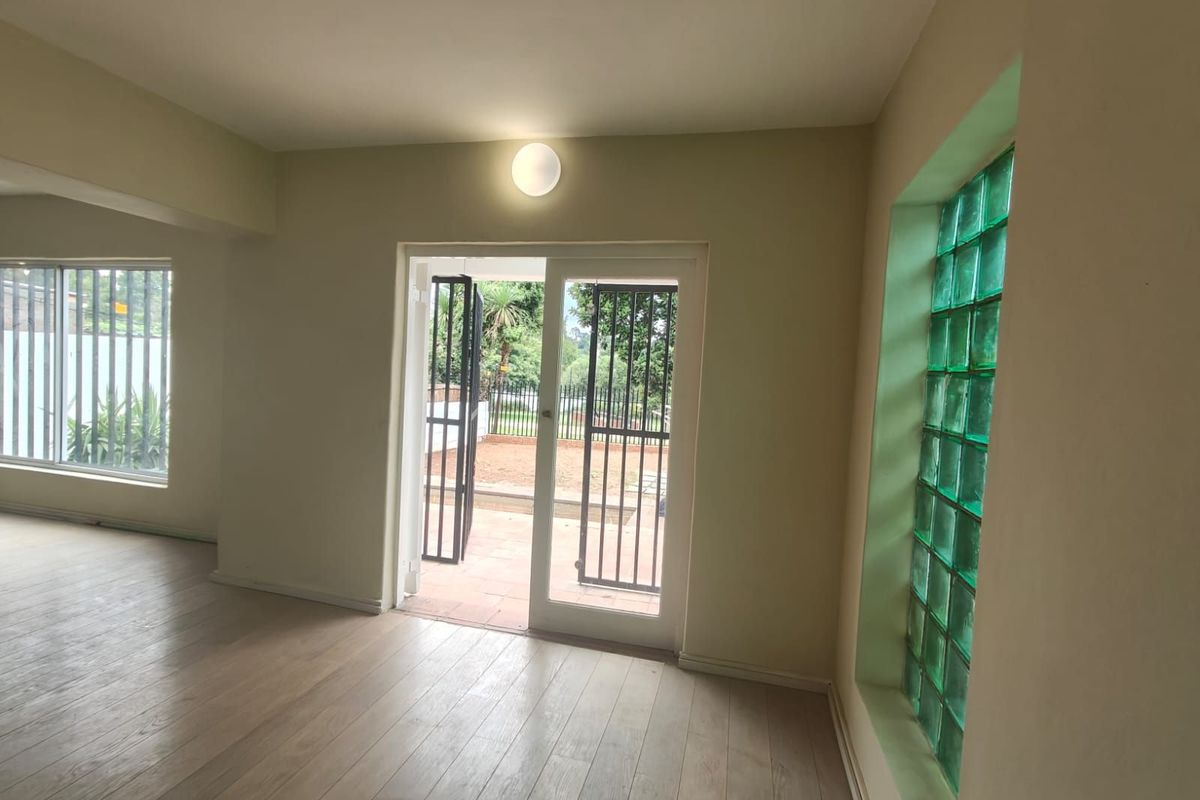 House To Rent in Westdene - Photo 4