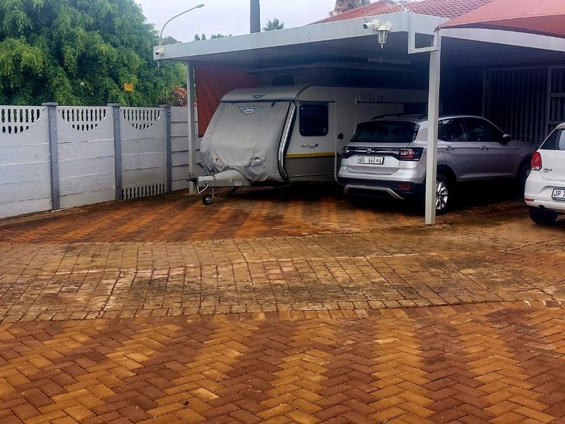 House For Sale in Flora Park - Photo 6