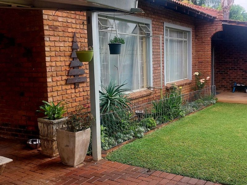 House For Sale in Flora Park - Photo 10