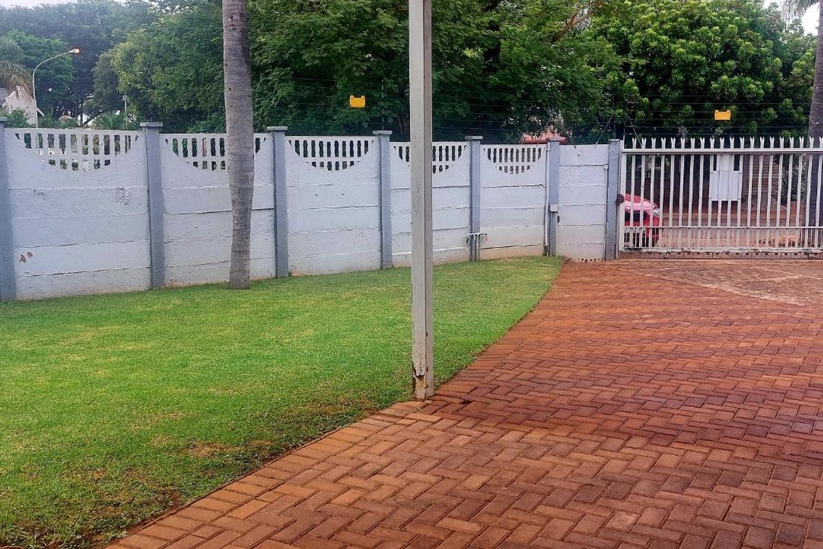 House For Sale in Flora Park - Photo 4